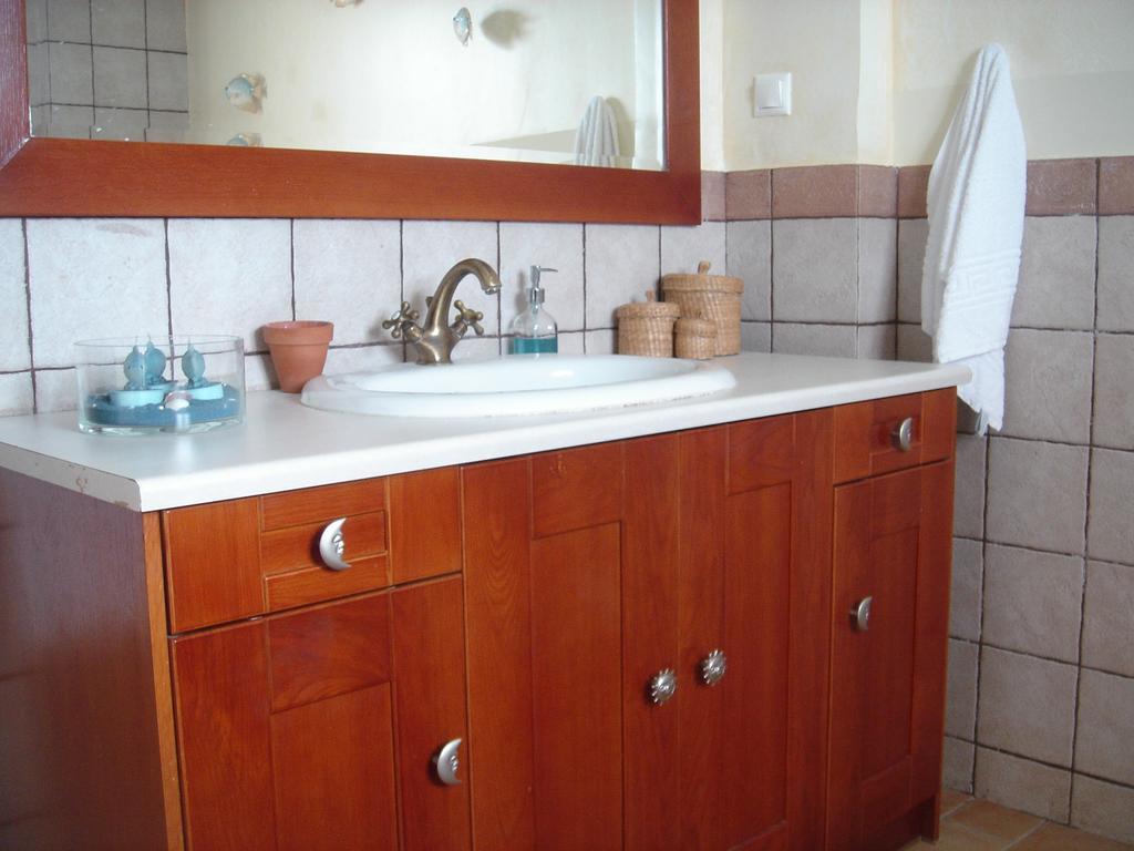 Marathon Beachside Villa 100M From The Beach Schinias Extérieur photo