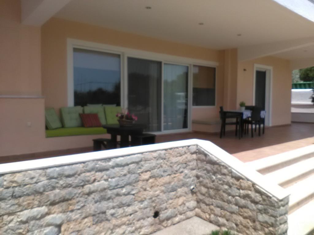Marathon Beachside Villa 100M From The Beach Schinias Extérieur photo