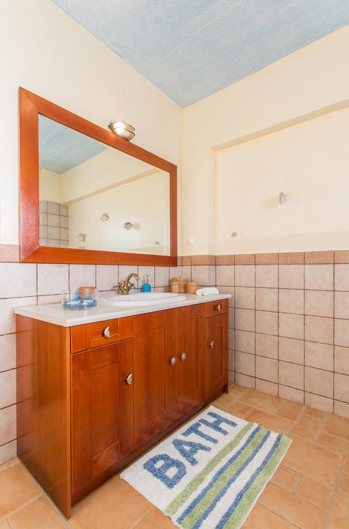 Marathon Beachside Villa 100M From The Beach Schinias Extérieur photo