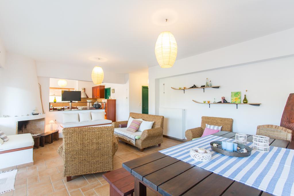 Marathon Beachside Villa 100M From The Beach Schinias Extérieur photo