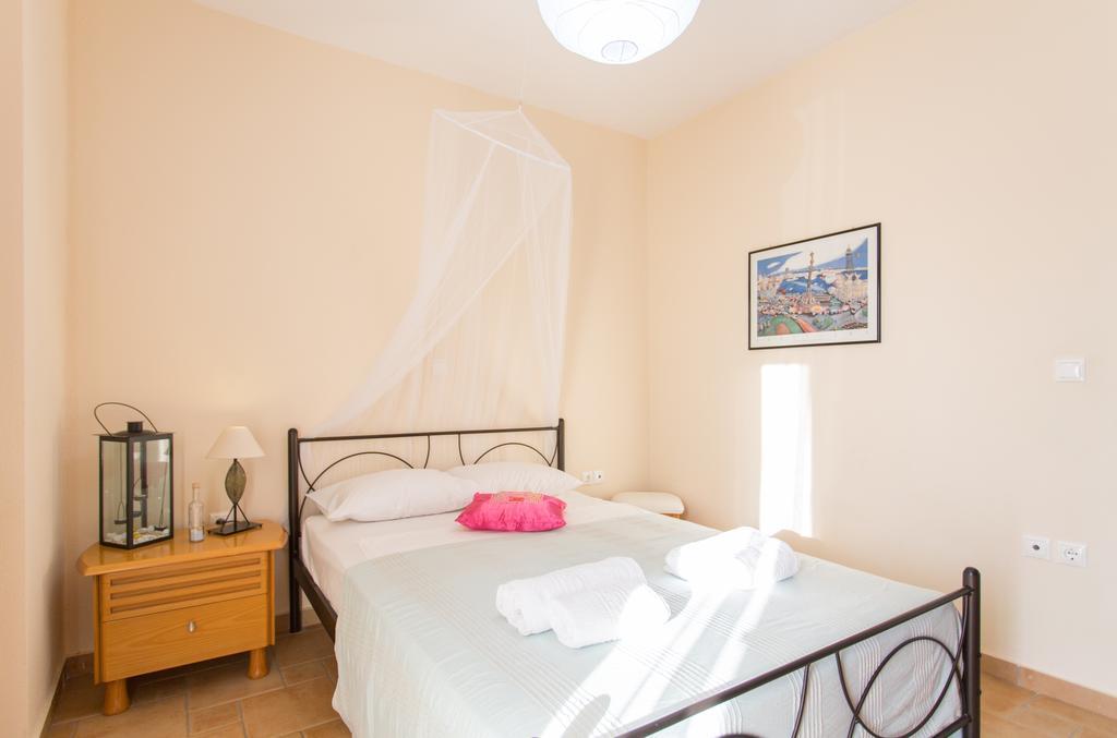 Marathon Beachside Villa 100M From The Beach Schinias Extérieur photo