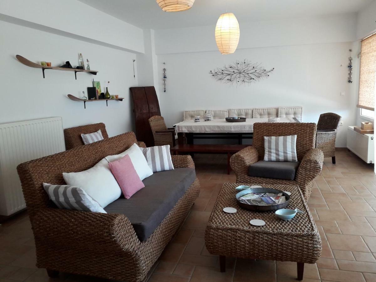 Marathon Beachside Villa 100M From The Beach Schinias Extérieur photo