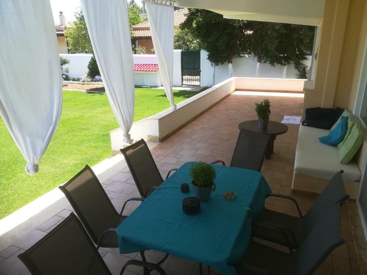 Marathon Beachside Villa 100M From The Beach Schinias Extérieur photo