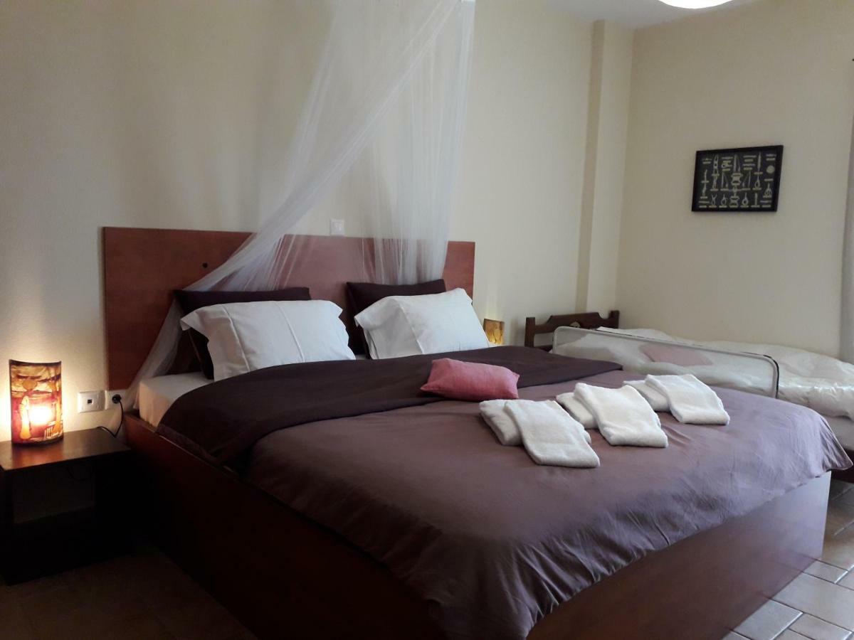 Marathon Beachside Villa 100M From The Beach Schinias Extérieur photo
